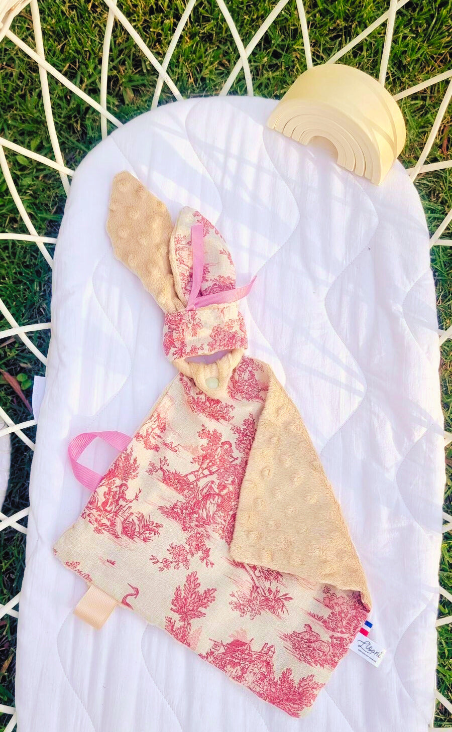 Doudou d’éveil - Toile de Jouy Lin & Bordeaux Llooni