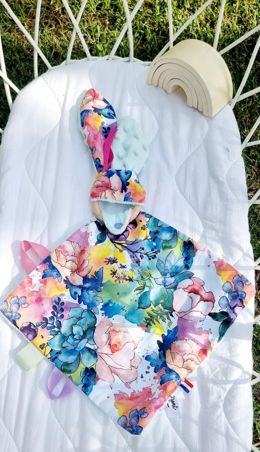 Doudou d'éveil - Fleurs Aquarelles Llooni