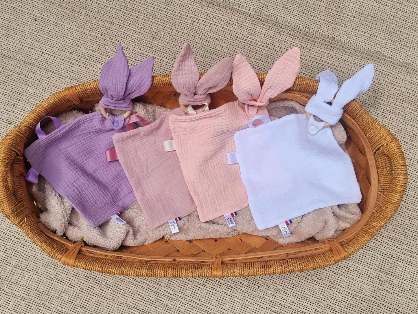 doudou plat lapin lange violet rose et blanc Provence